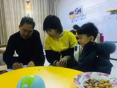 攜手同行 共育未來(lái)——‘走進(jìn)家庭 攜手育人’大家訪活動(dòng)暨家庭教育咨詢服務(wù)